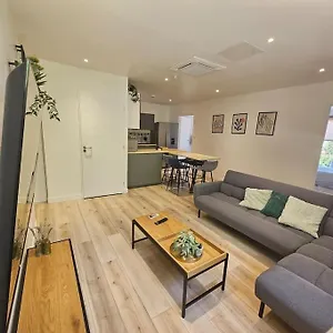 https://le-14b.hotels-rhonealpes.com